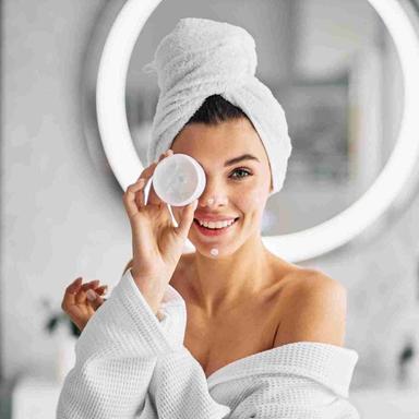 العناية بالبشرة